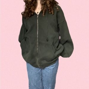 ❤️ Selling my adorable Brandy Melville sweater ❤️